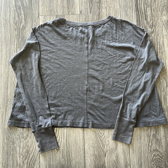 Free People Movement Inspire Logo Top NWOT - Picture 5 of 10